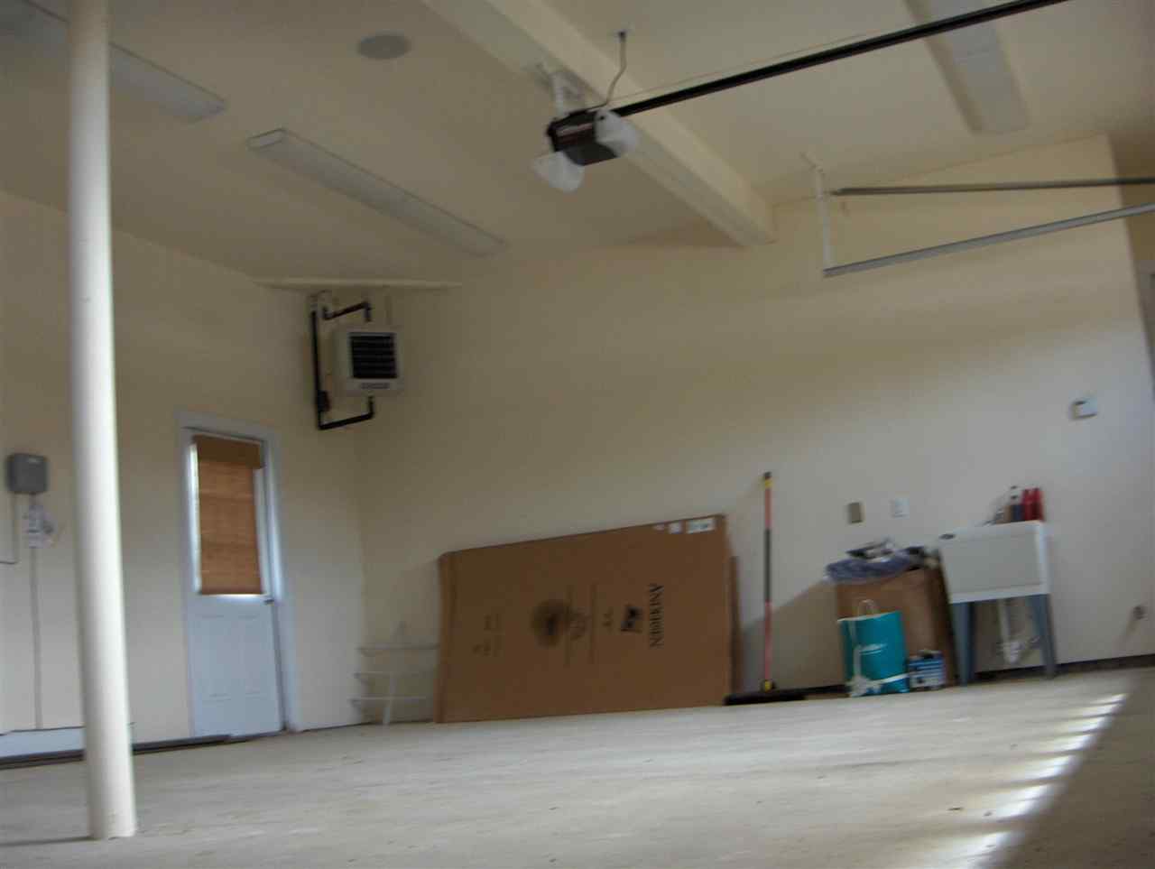 resized-2349823-Garage 1.JPG